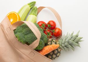 cesta com frutas, verduras e legumes